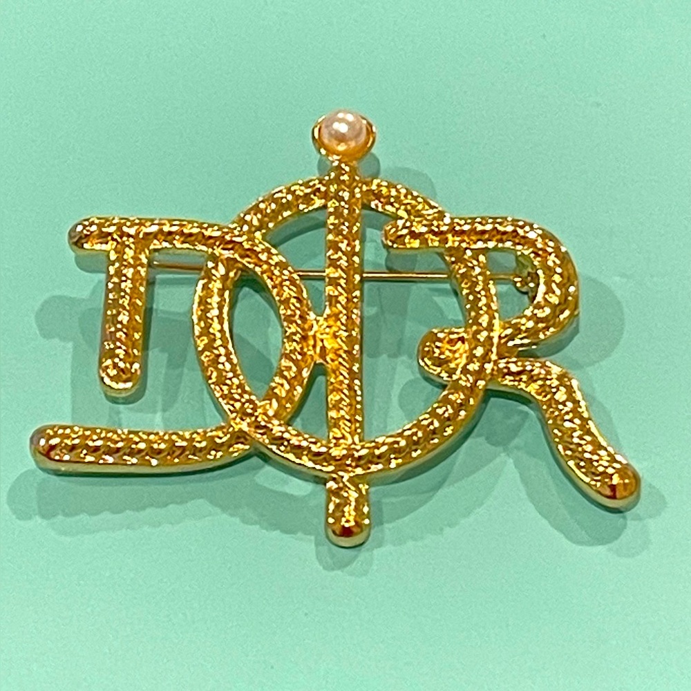 DESIGNER PIN / DESIGNER BROOCH in YELLOW GOLD with center PEARL